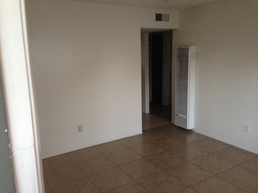 1923 S J St #A - Photo 3 of 8