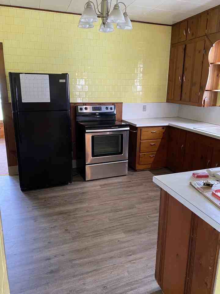 212 Main St - Photo 3 of 25