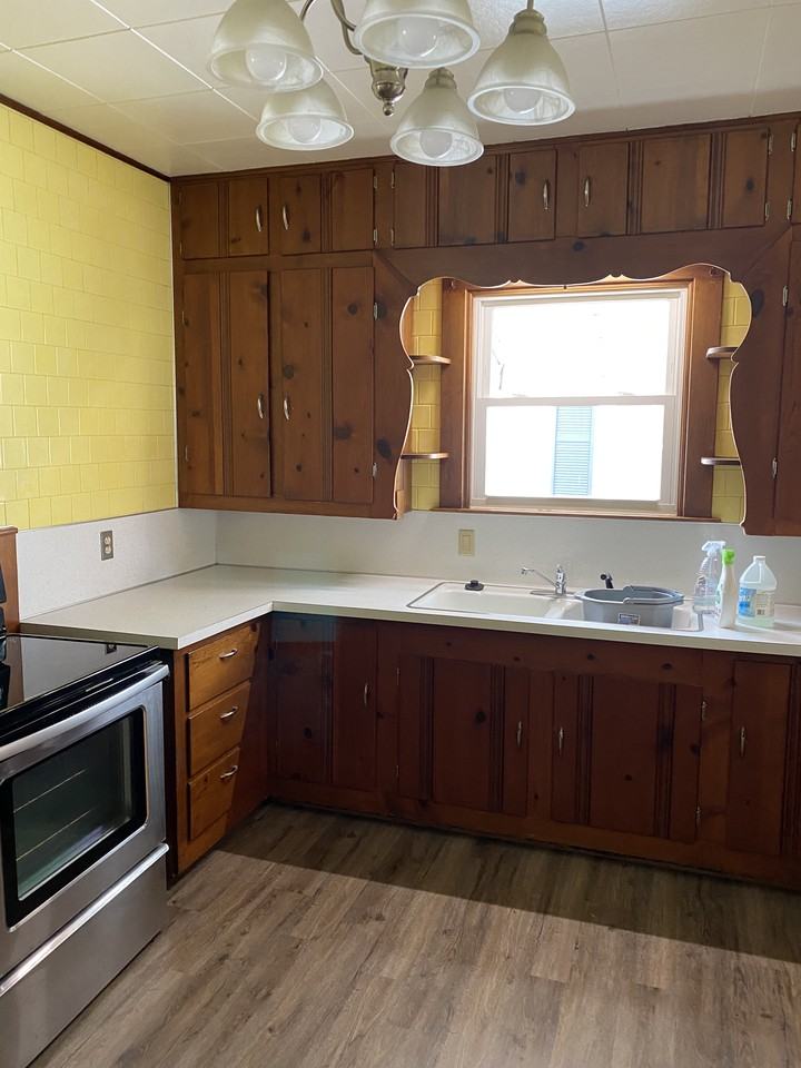 212 Main St - Photo 2 of 25
