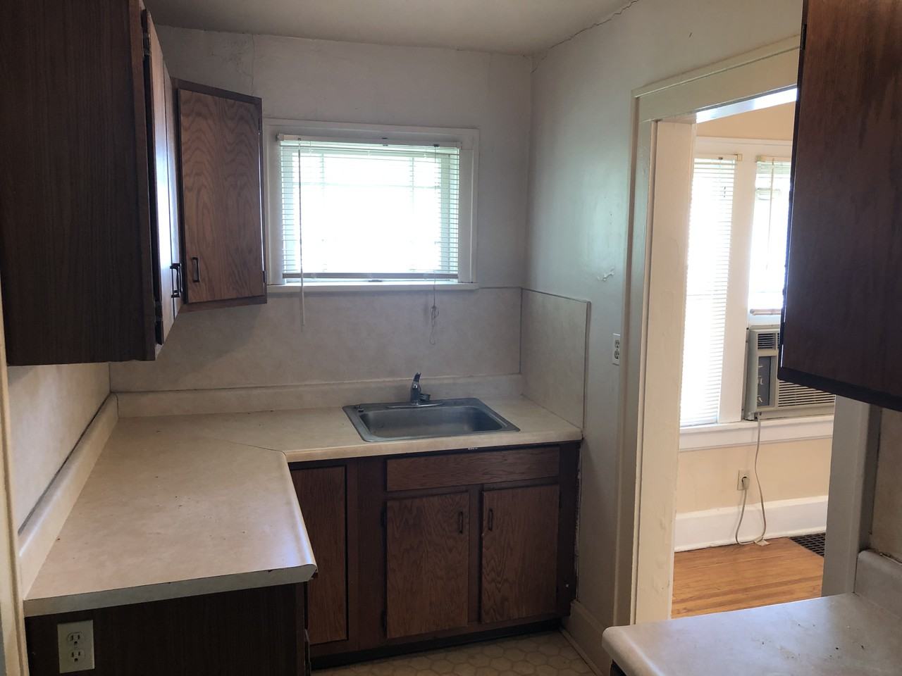 1015 E Loren St - Photo 5 of 9