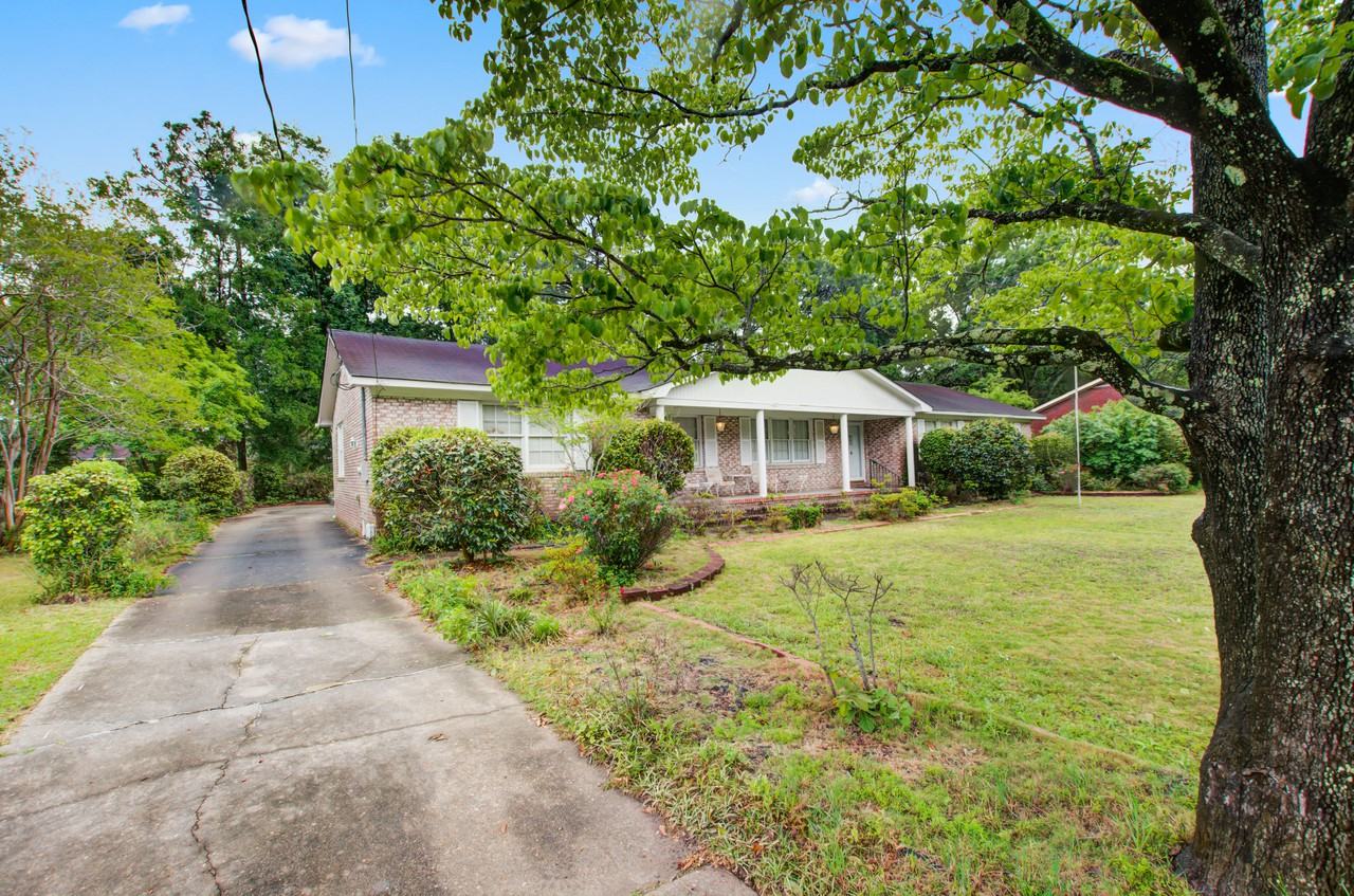 1329 Coleridge St - Photo 2 of 20