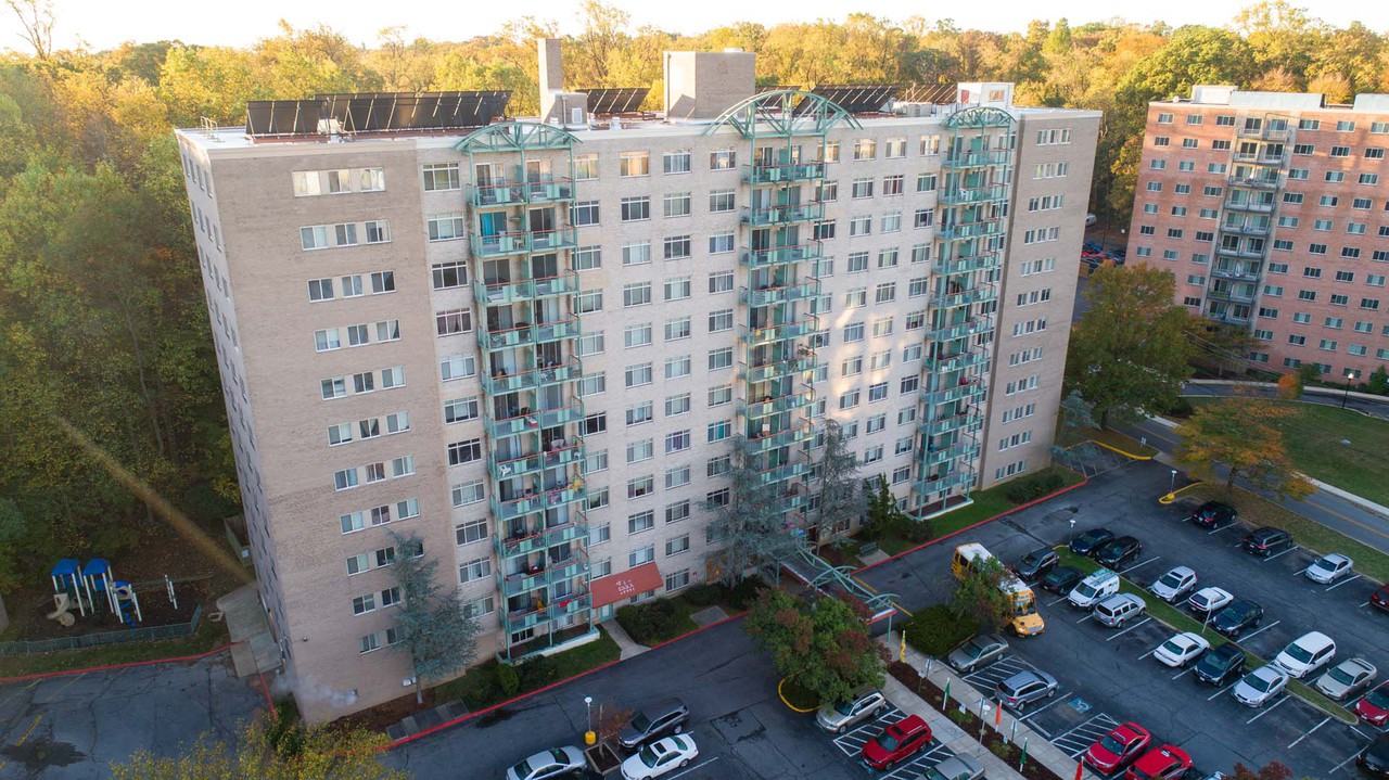 Essex House - Photo 2 of 18