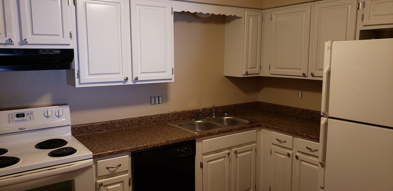 311 Meadow Drive - Photo 2 of 18