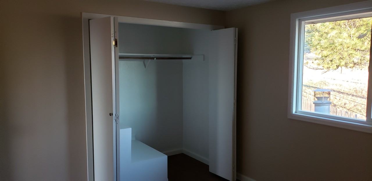 311 Meadow Drive - Photo 3 of 18