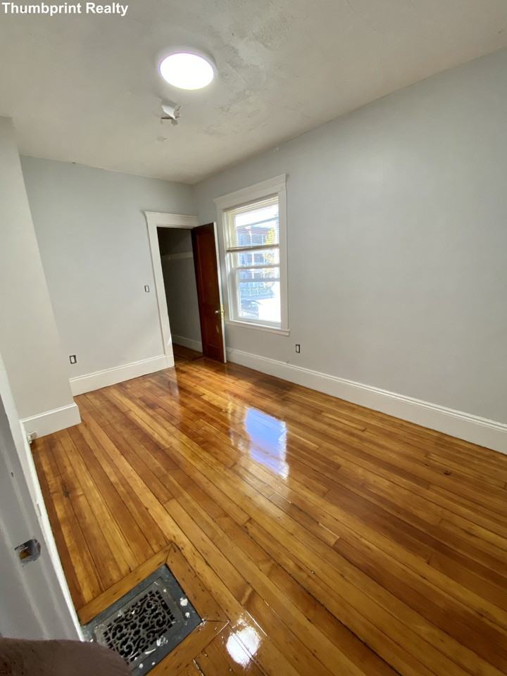 448 Nofolk St. #2 - Photo 3 of 6