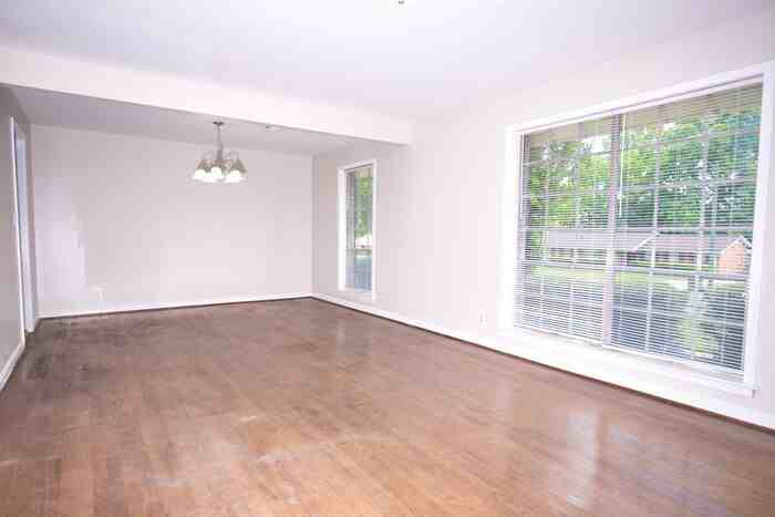 3107 Crawford Street - Photo 2 of 12