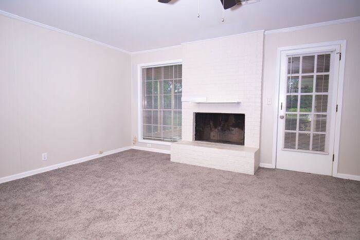 3107 Crawford Street - Photo 3 of 12