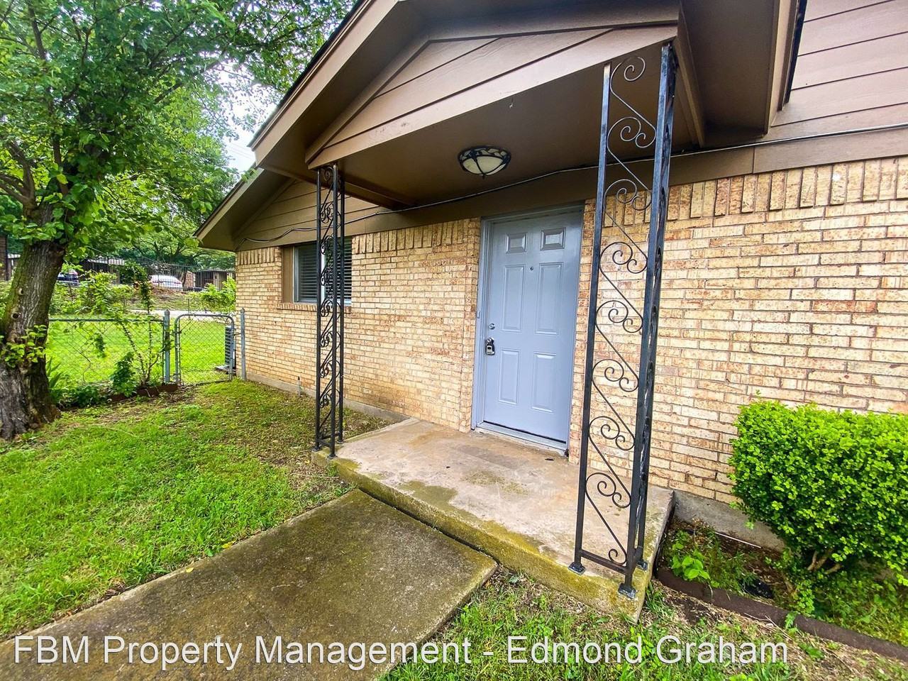 1430 & 1432 Deborah - Photo 2 of 11