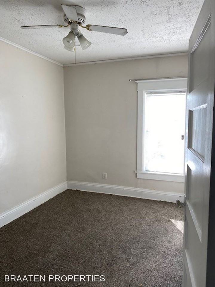 1206 1st Ave South - Photo 3 of 7