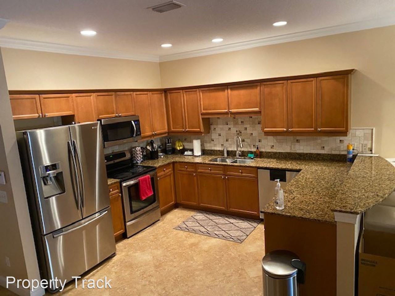 420 Barcelona Dr - Photo 3 of 12
