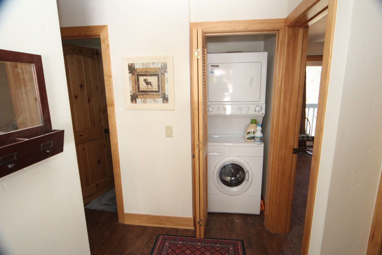 1025 Tomahawk - Photo 3 of 19