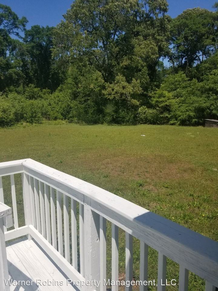 1611 Newell Rd - Photo 3 of 15