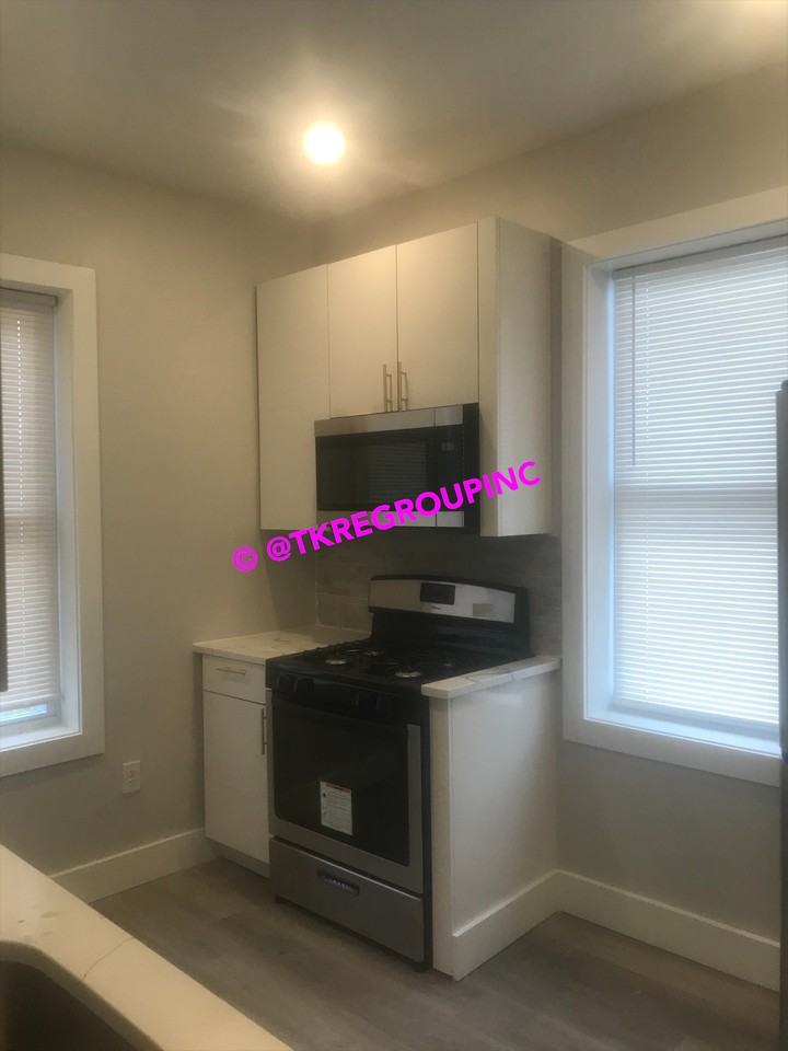 943 Pavonia Avenue #42 - Photo 3 of 11