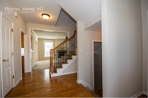 12711 137th Ct - Photo 2 of 42