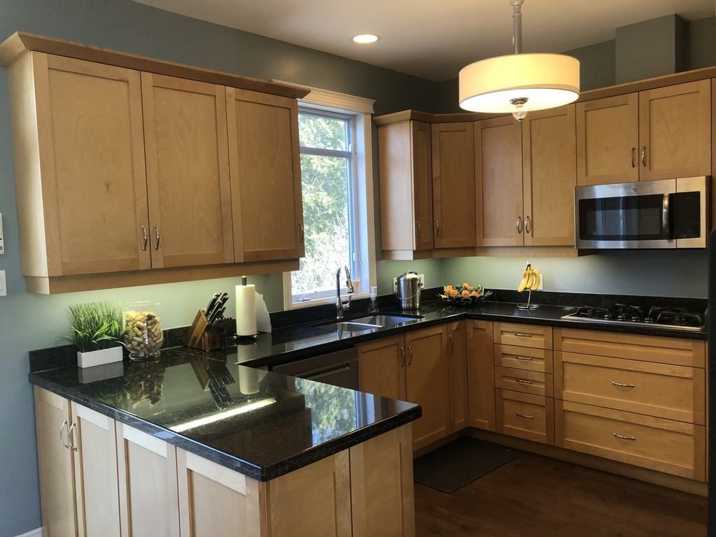 200 West Village Private Apartments in Westboro, Ottawa, ON K1Z 1E4