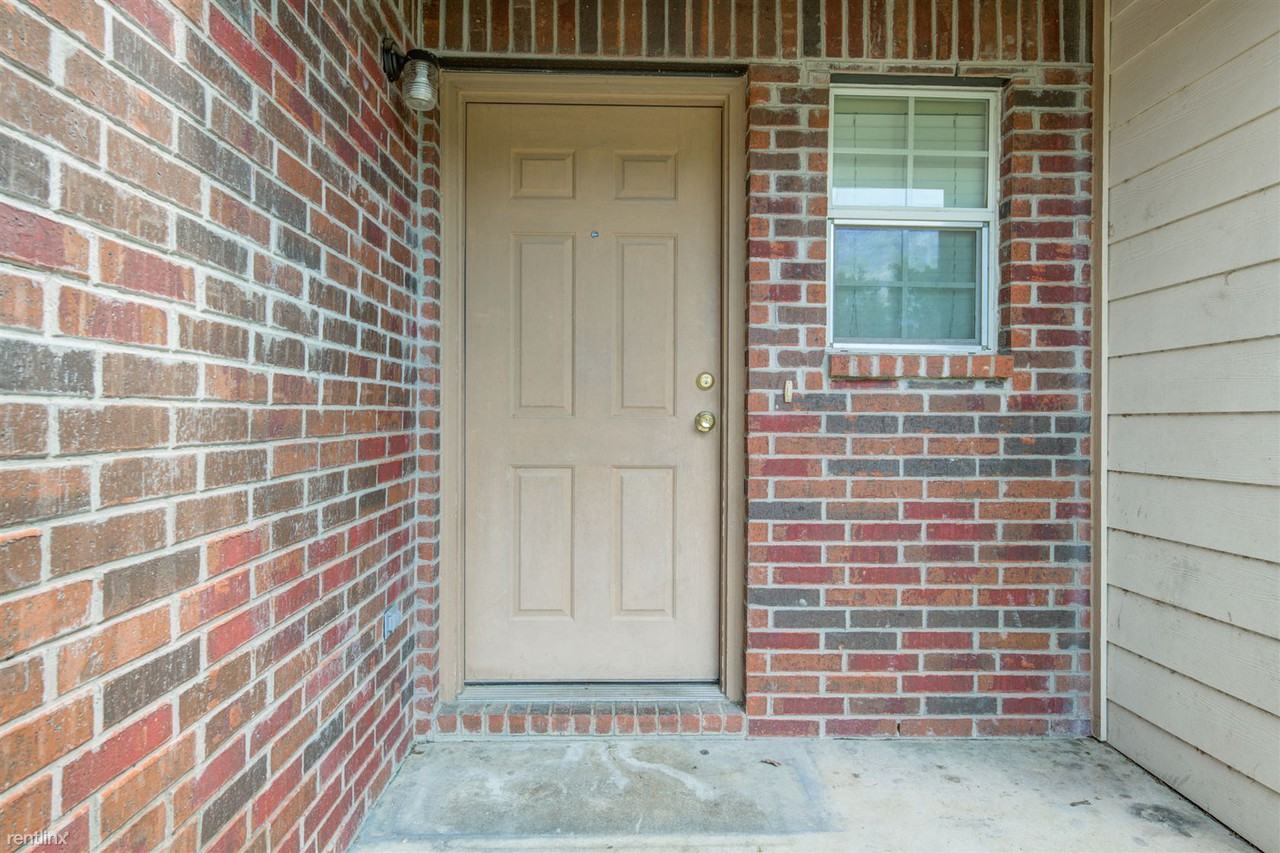 2725 Avenue E - Photo 3 of 25