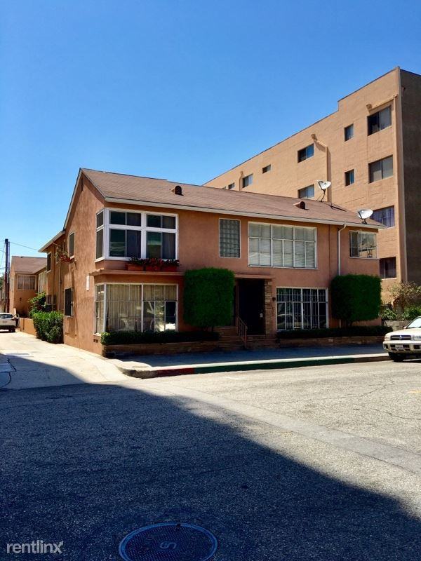 325 Cedar Ave - Photo 3 of 7