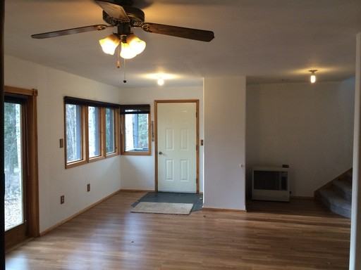 1321 Polar Dr - Photo 3 of 13