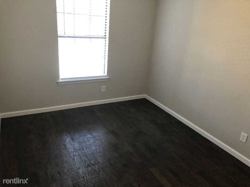 1231 W Hudgins St - Photo 3 of 6