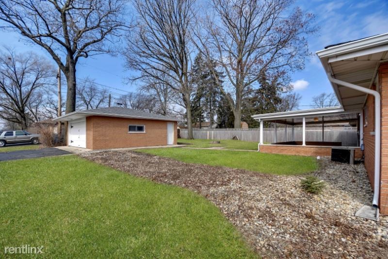 11458 S Neenah Ave - Photo 2 of 14