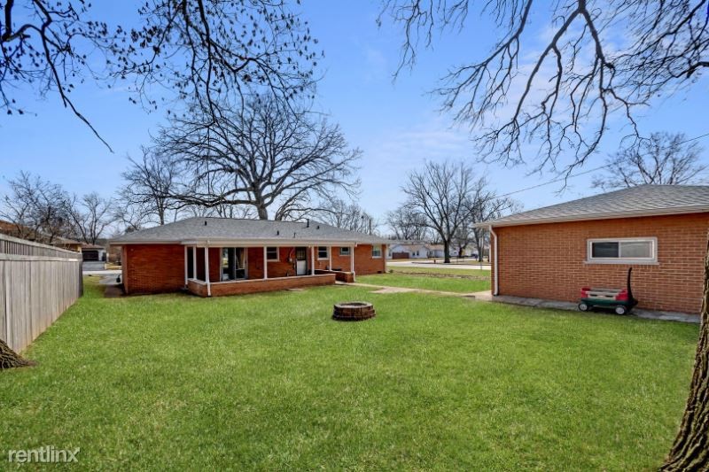 11458 S Neenah Ave - Photo 3 of 14