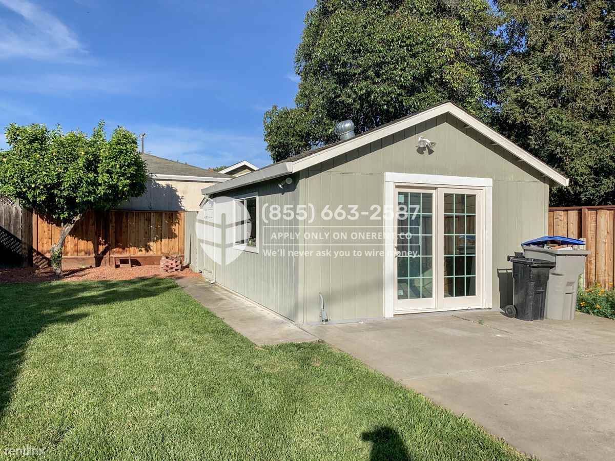 810 Harliss Ave - Photo 3 of 13