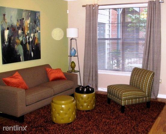 Open Kitchen With Breakfast Bar Apartments in Grant Park, Atlanta, GA