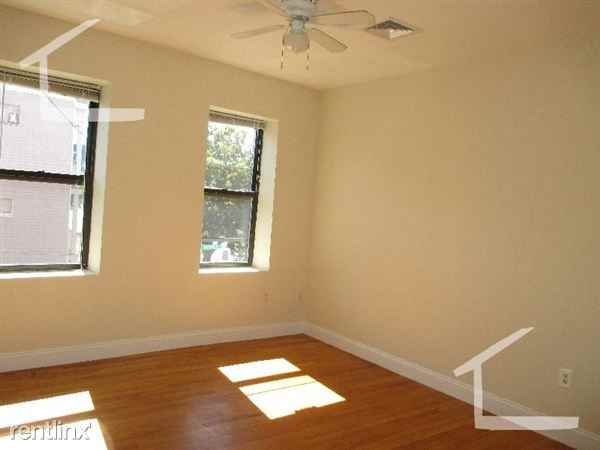 244 Market St - Photo 2 of 17