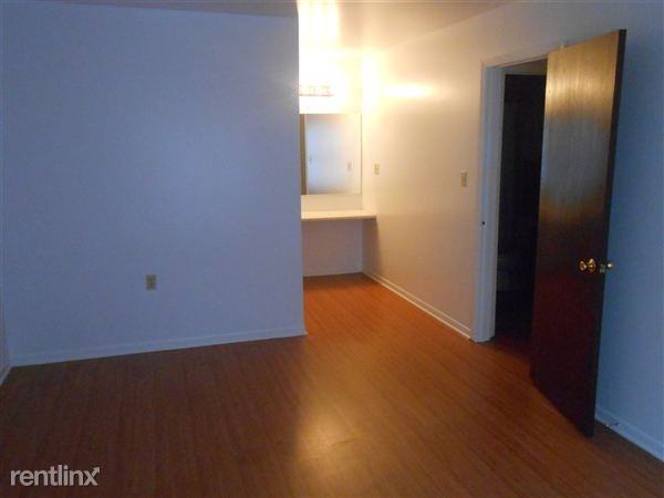 Sunnyside Apartments - Photo 2 of 9