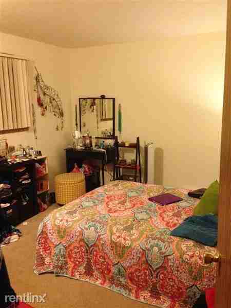 Castle Pointe Apartments - Photo 2 of 5