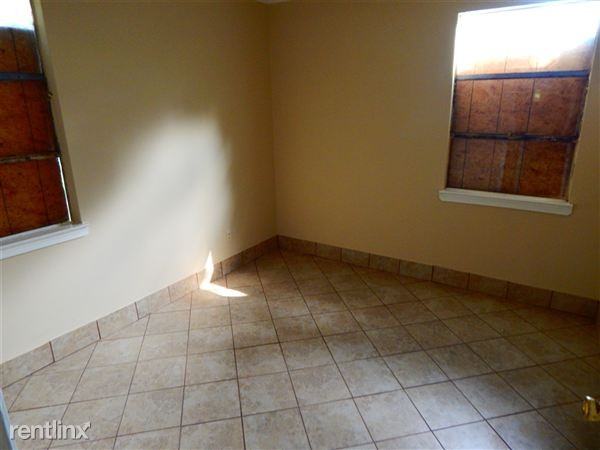 1496 Lamar Cv - Photo 2 of 6