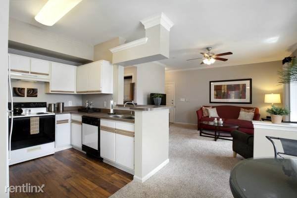 Vance Jackson & Wurzbach Apartments in Vance Jackson, San Antonio, TX