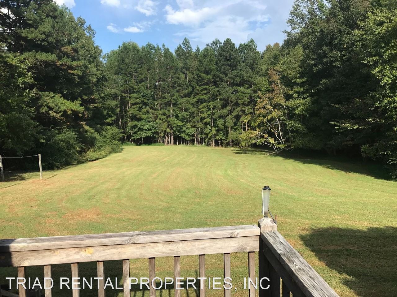 3079 Happy Hollow Road - Photo 3 of 25