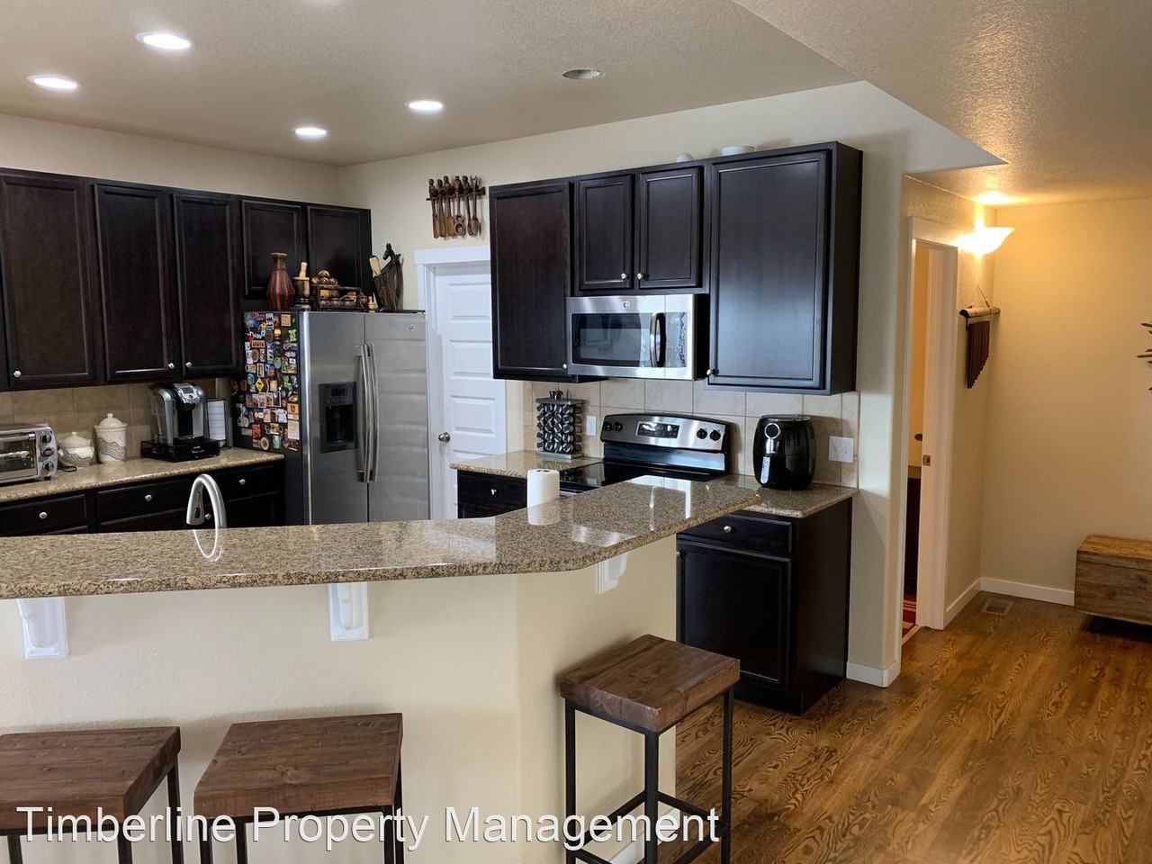 6421 Vickie Ln - Photo 3 of 31