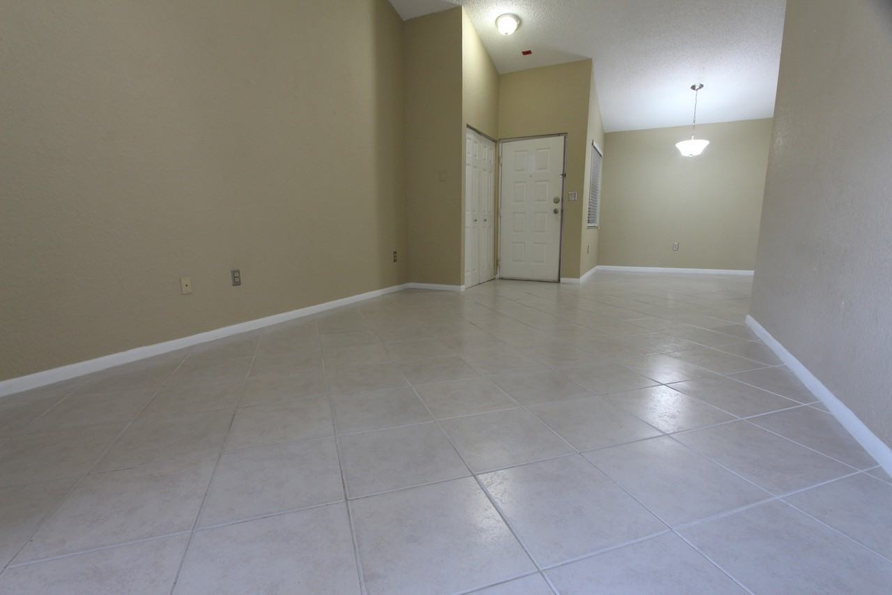 2881 N Oakland Forest Dr #306 - Photo 3 of 17