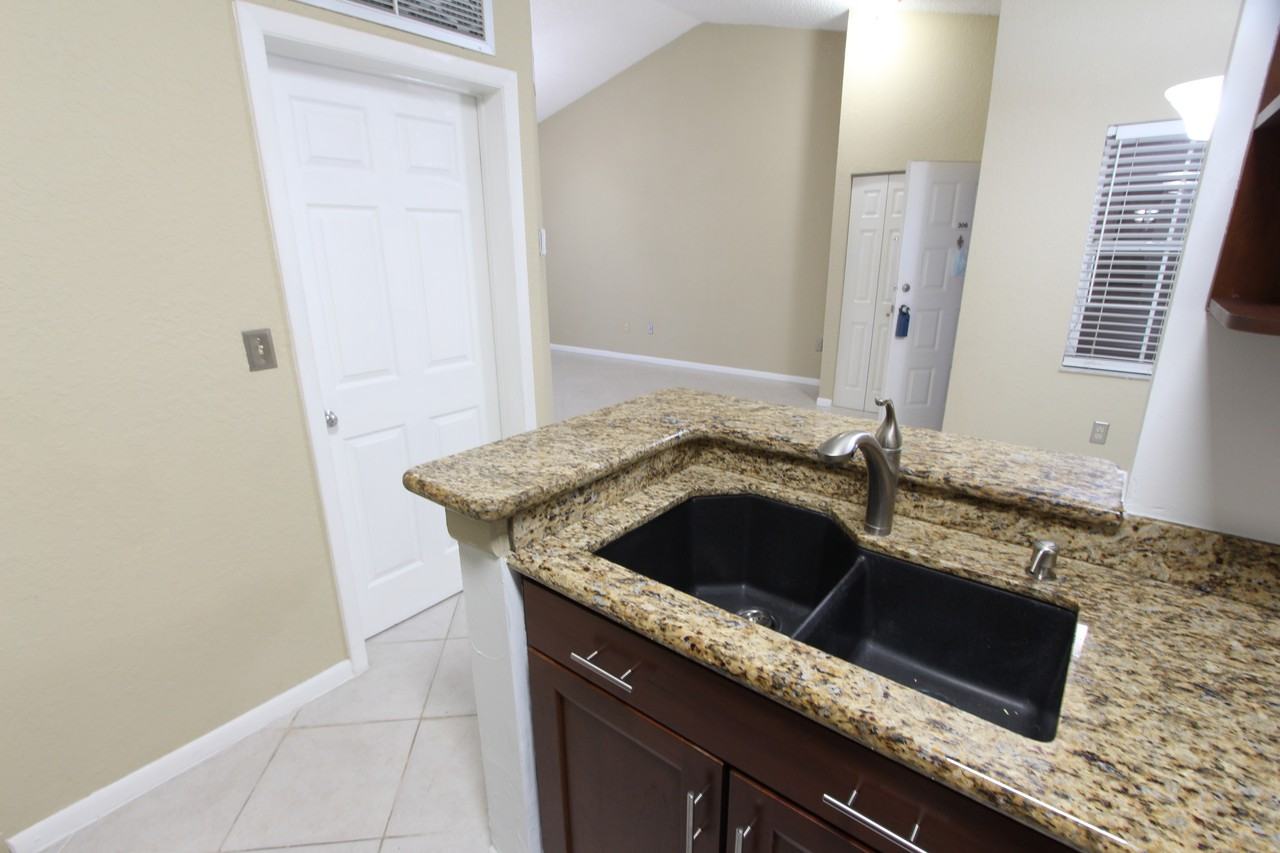 2881 N Oakland Forest Dr #306 - Photo 5 of 17
