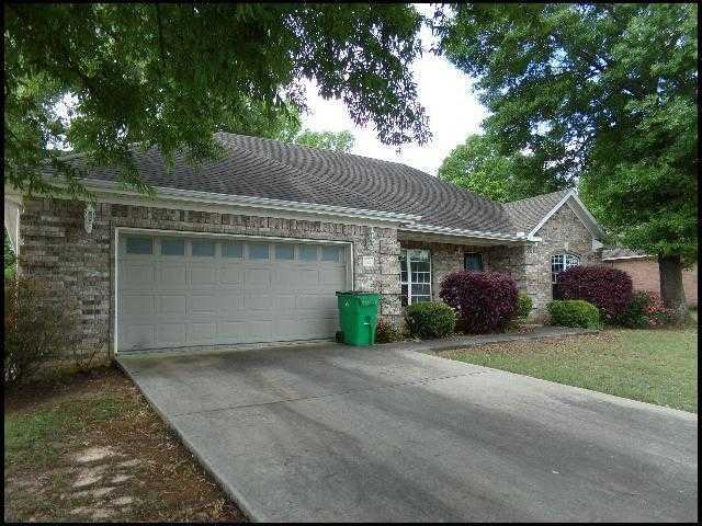 385 Alma Dr - Photo 2 of 9