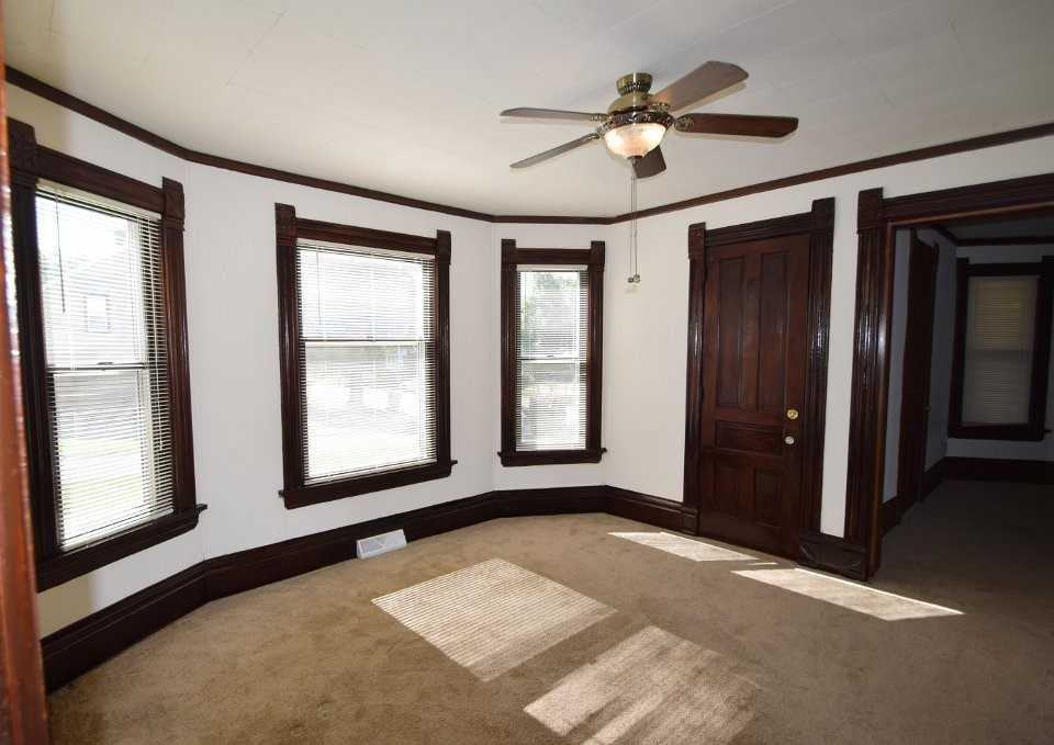 5304 Broadhead St - Photo 2 of 8
