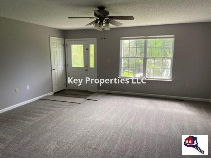 202 Channel Dr - Photo 3 of 7
