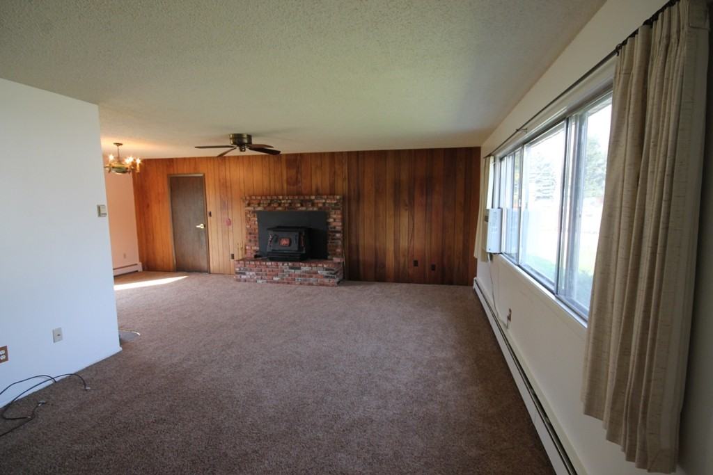 1014 Stampede Ave - Photo 3 of 13