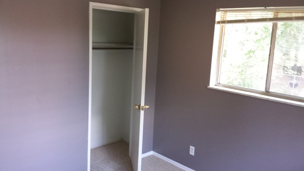 10045 Douglass Ct - Photo 3 of 7