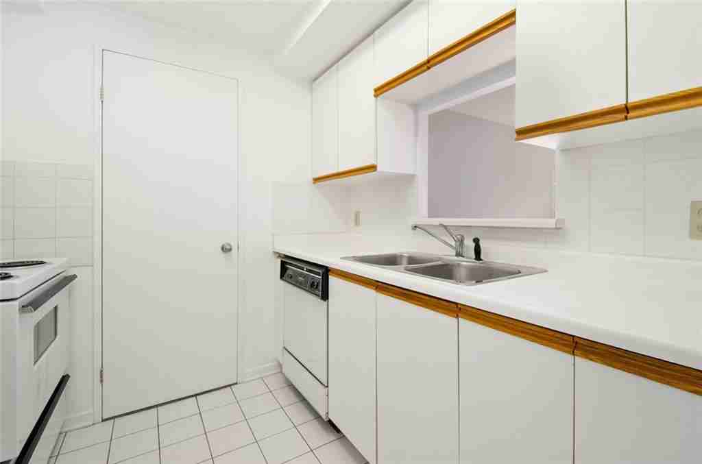 35 Holland Avenue #302 - Photo 3 of 17