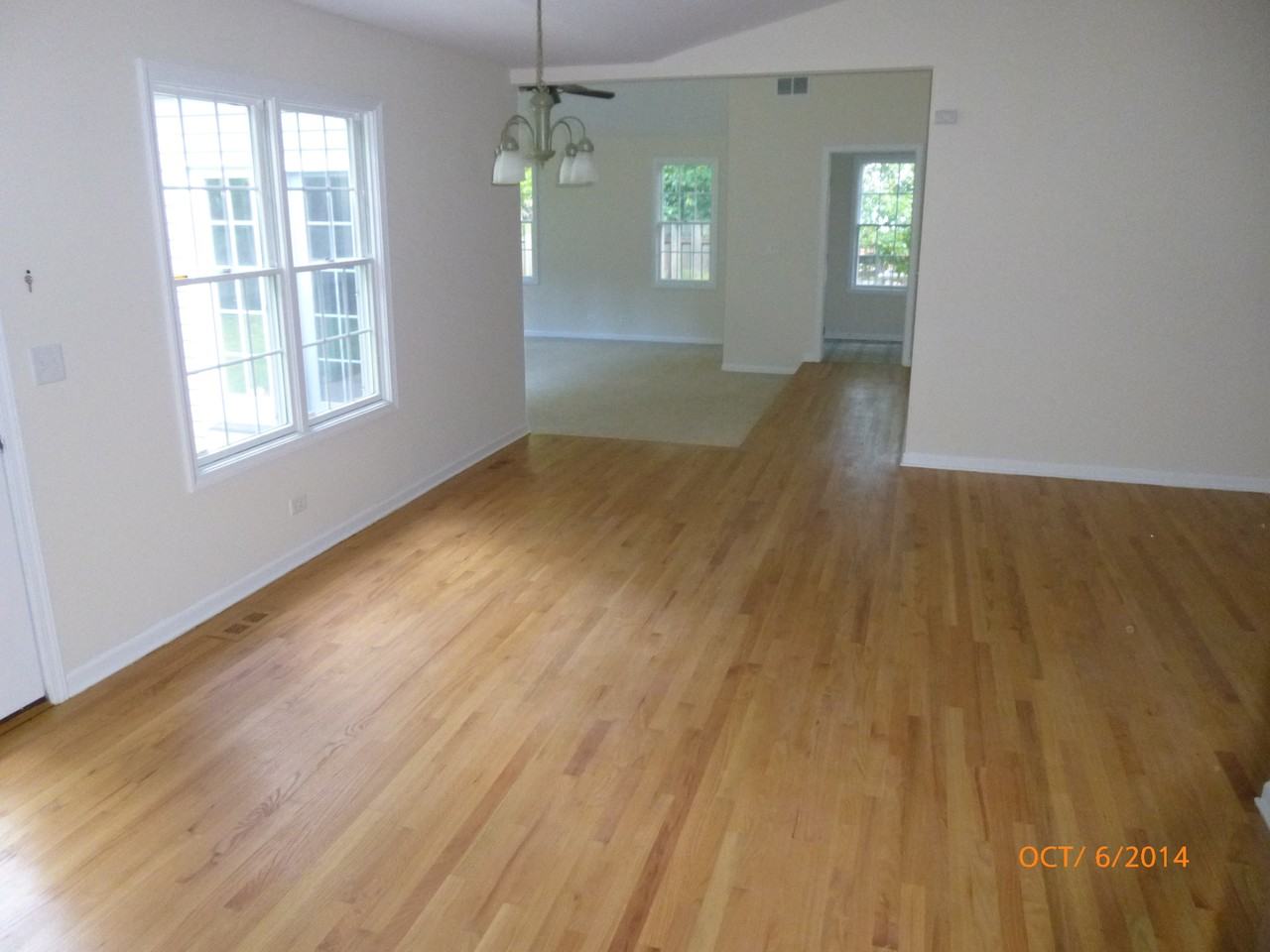 1127 Crimson Ct - Photo 3 of 16