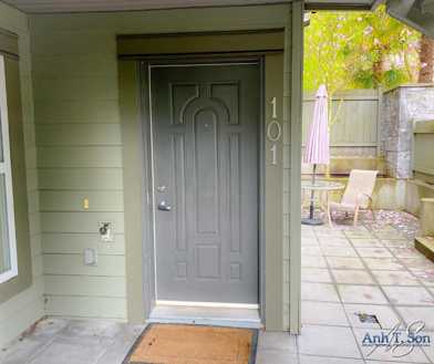 Pet Friendly Townhouse Across From Skytrain 587 Sqft Apartments For Rent 4155 Central Boulevard 101 Burnaby Bc V5h 2p6 Zumper