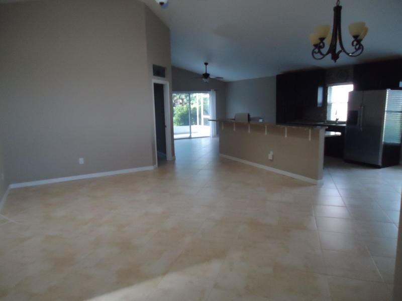 562 Sw St Martins Cove - Photo 2 of 17