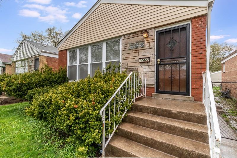 12427 S Lincoln St - Photo 2 of 16