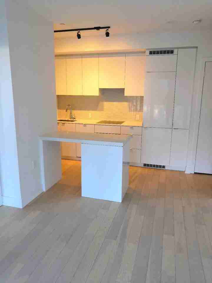 7 Grenville Street #2705