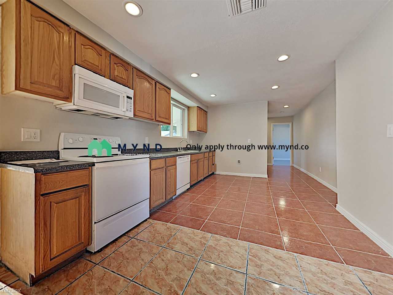 4009 N 48th Ave - Photo 2 of 16