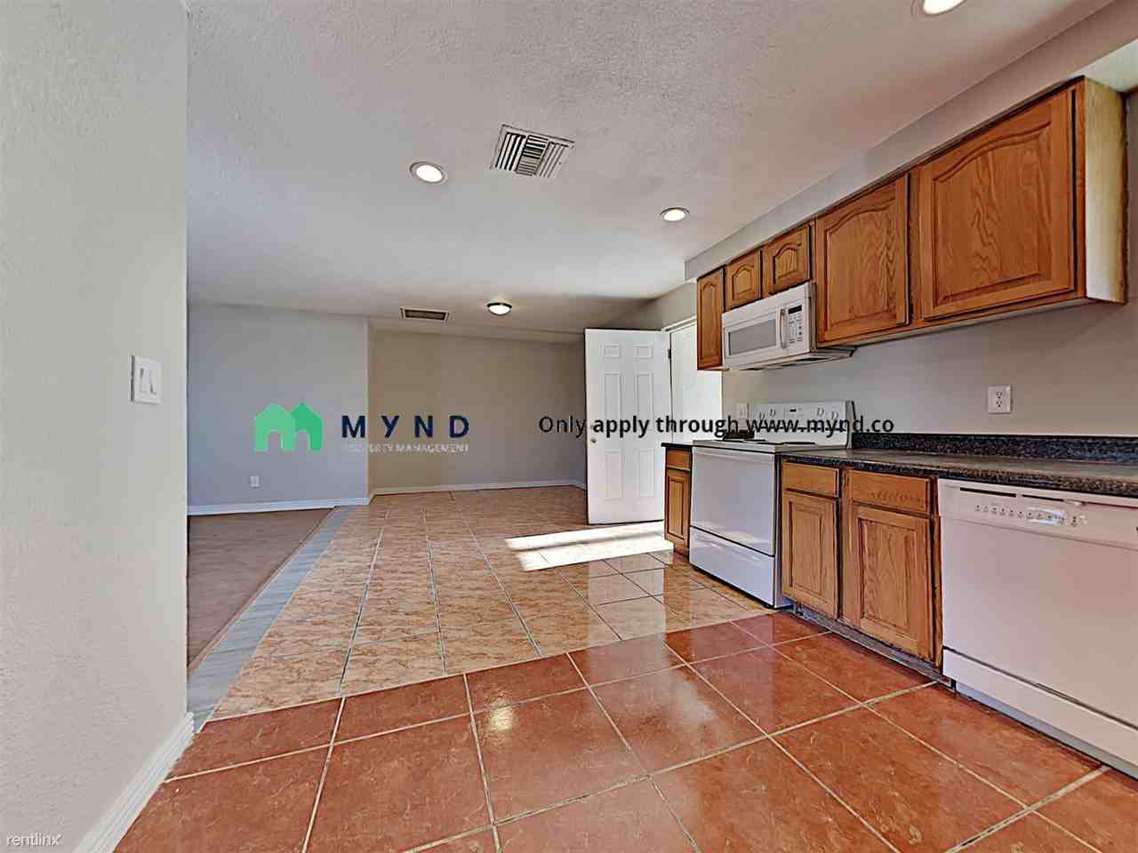4009 N 48th Ave - Photo 3 of 16