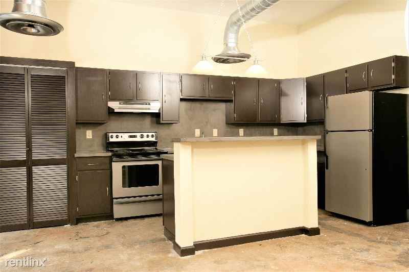 710 S Medina 104 - Photo 2 of 8